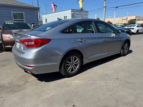 Used 2016 Hyundai Sonata SE FWD image 4