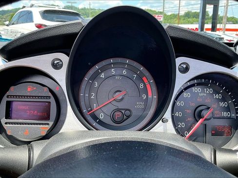 Used 2014 Nissan 370Z Touring RWD image 20