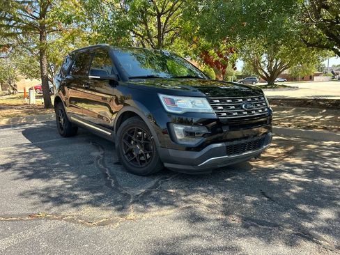 Used 2016 Ford Explorer XLT w/ Equipment Group 202A FWD image 2