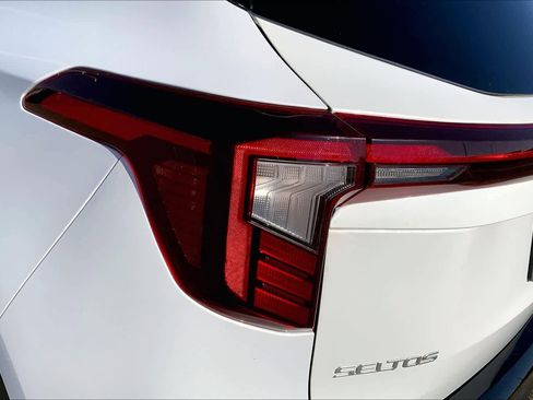 Used 2024 Kia Seltos X-Line AWD/4WD image 29