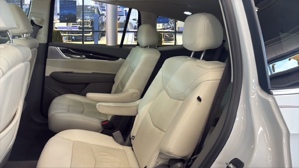 Used 2021 Cadillac XT6 Premium Luxury AWD/4WD image 17