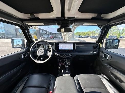 Used 2024 Jeep Wrangler Unlimited Rubicon 4xe AWD/4WD image 2