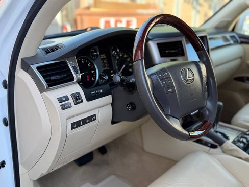 Used 2013 Lexus LX 570 4WD w/ Luxury Pkg image 78