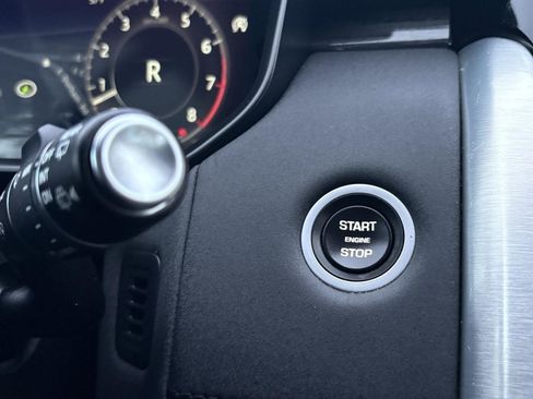 Used 2018 Land Rover Discovery HSE image 42