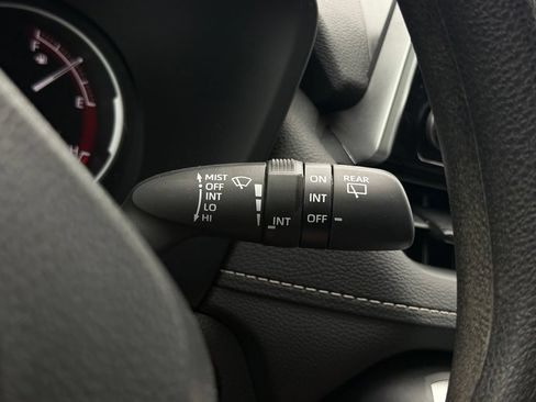 Used 2025 Toyota RAV4 XLE FWD image 25