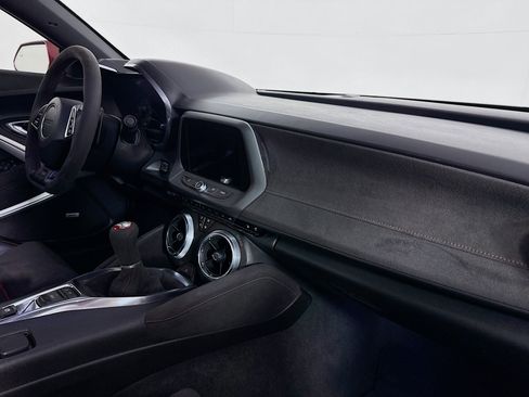 Used 2018 Chevrolet Camaro ZL1 image 25