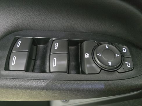 Used 2018 Chevrolet Equinox LT FWD image 25