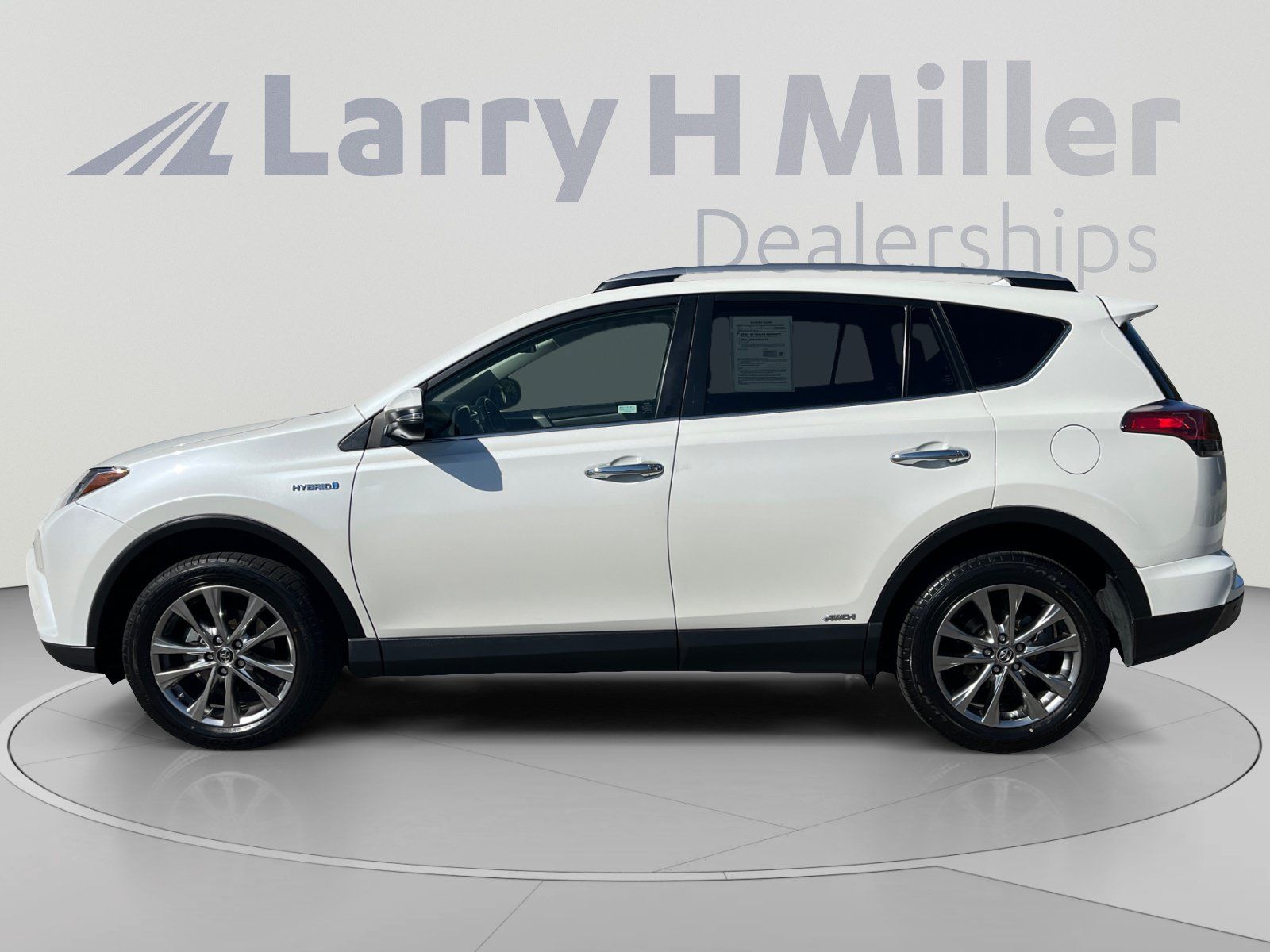Used 2018 Toyota RAV4 Limited w/ Advanced Technology Package AWD/4WD image 2