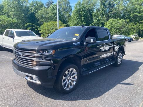 Used 2020 Chevrolet Silverado 1500 High Country w/ Technology Package image 2