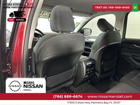 Used 2024 Jeep Grand Cherokee L Laredo image 27