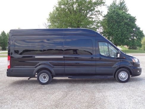 Used 2024 Ford Transit 350 XLT RWD image 5