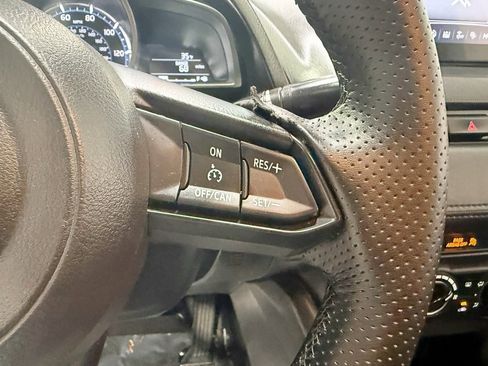 Used 2020 Toyota Yaris LE image 6