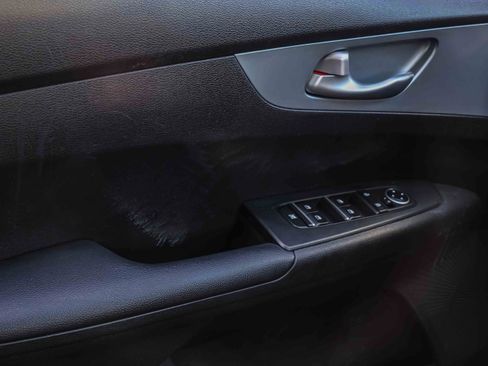 Certified 2023 Kia Forte LXS w/ LXS Technology Package FWD image 15