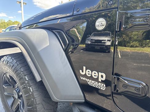Used 2019 Jeep Wrangler Unlimited Sport image 27