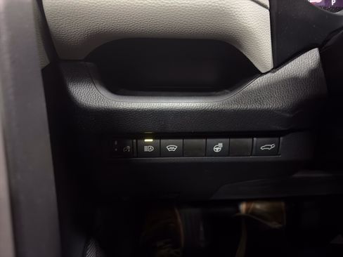 Used 2023 Toyota RAV4 XLE Premium AWD/4WD image 18