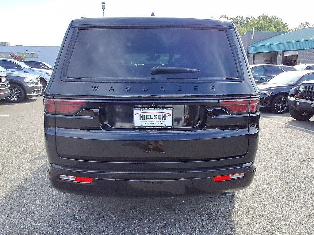 Used 2024 Jeep Wagoneer Series II w/ Convenience Group I AWD/4WD image 7