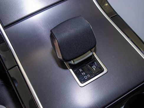 New 2026 Land Rover Range Rover Velar Dynamic SE image 19