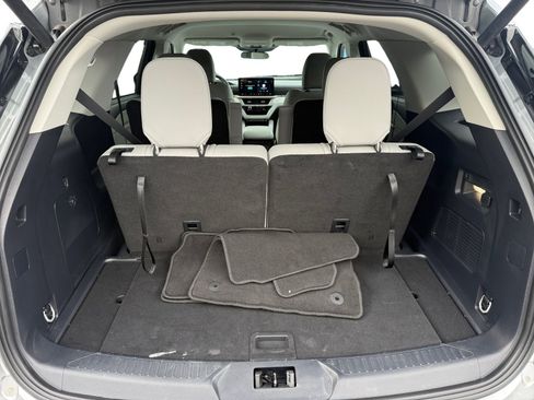 Used 2025 Ford Explorer Active w/ Active Comfort Package image 17