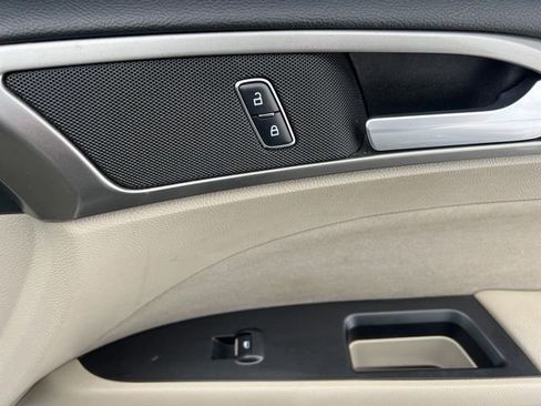 Used 2017 Ford Fusion SE image 31