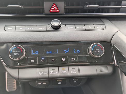 Certified 2025 Hyundai Elantra SEL w/ Cargo Package FWD image 29
