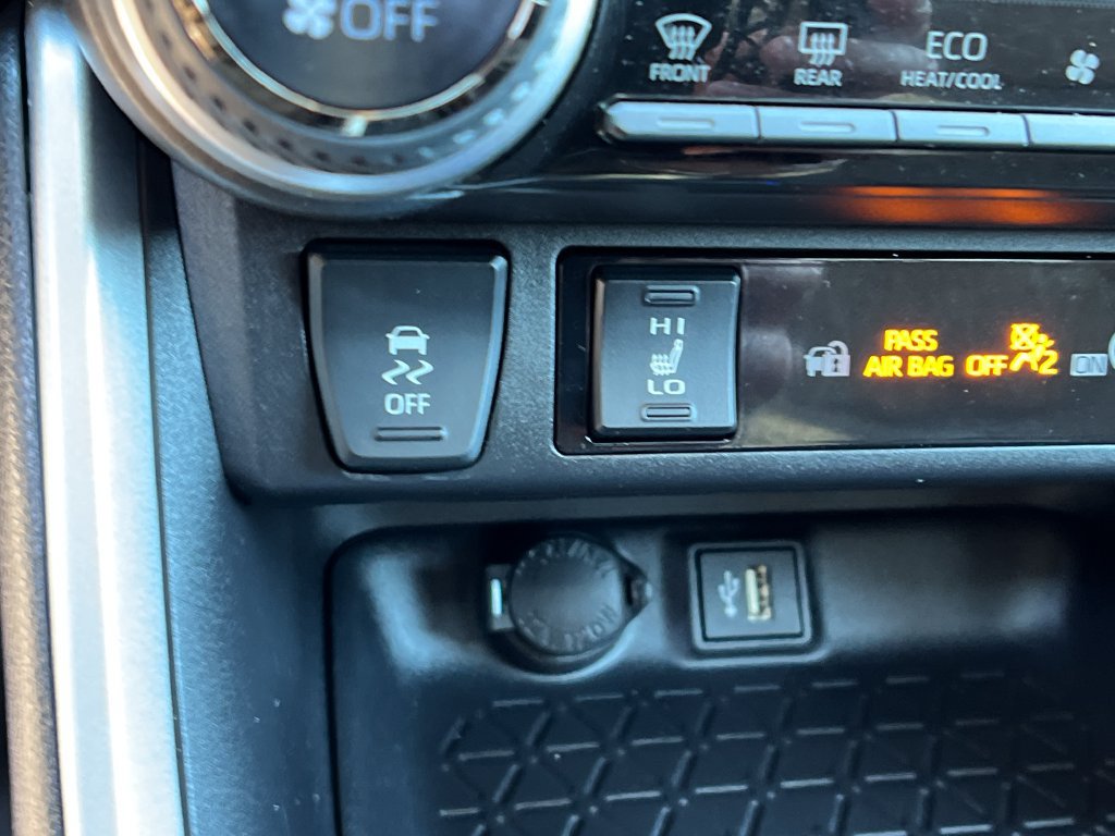 Used 2024 Toyota RAV4 XLE w/ Convenience Package AWD/4WD image 30