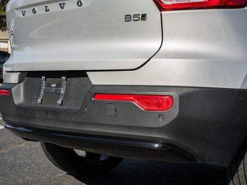 Certified 2025 Volvo XC40 B5 Plus image 8