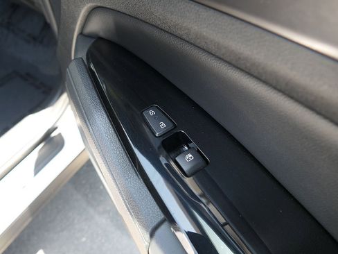 Used 2024 Kia Sportage EX FWD image 25