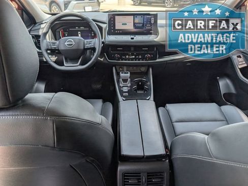 Used 2025 Nissan Rogue SL w/ SL Premium Package FWD image 19