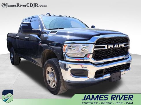 Used 2024 RAM 2500 Tradesman w/ Chrome Appearance Group AWD/4WD image 15