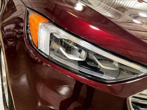 Used 2020 Ford Edge Titanium w/ Equipment Group 301A AWD/4WD image 4