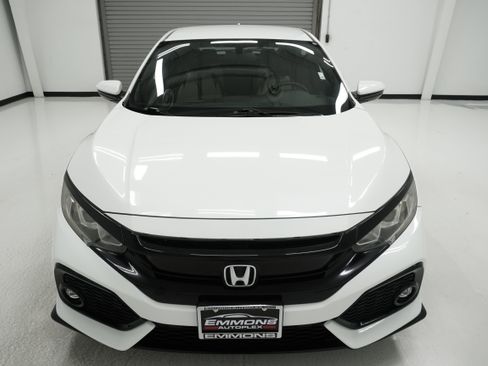 Used 2018 Honda Civic Sport image 2