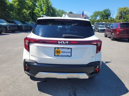 Certified 2024 Kia Seltos EX AWD/4WD image 4
