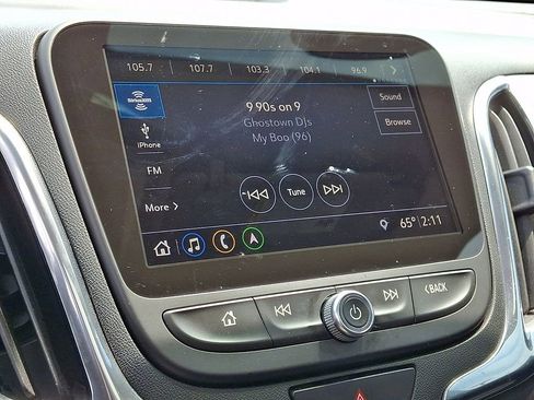 Used 2019 Chevrolet Equinox LT w/ Sun & Navigation Package AWD/4WD image 3