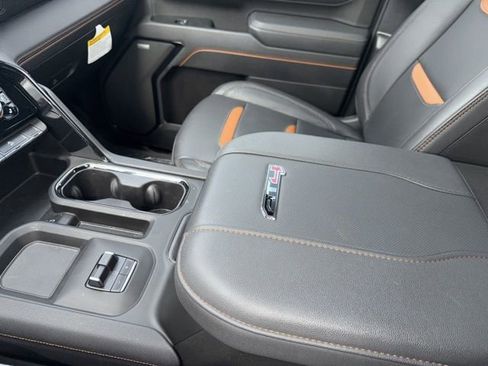 Used 2025 GMC Sierra 2500 AT4 w/ AT4 Premium Plus Package AWD/4WD image 64