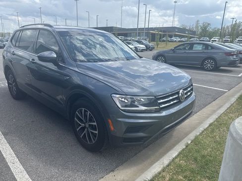 Used 2021 Volkswagen Tiguan S image 3
