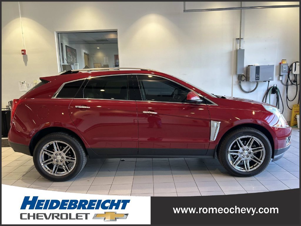Used 2015 Cadillac SRX Luxury FWD image 2