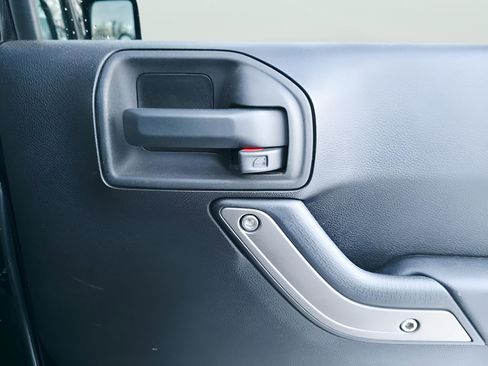 Used 2015 Jeep Wrangler Unlimited Sport w/ Quick Order Package 24S image 15