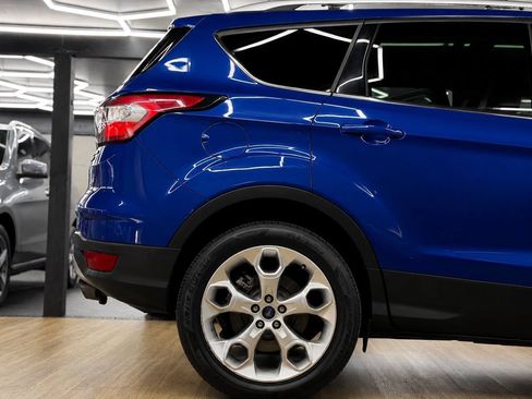 Used 2017 Ford Escape Titanium w/ Equipment Group 301A AWD/4WD image 14