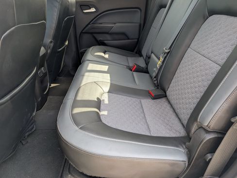 Used 2016 Chevrolet Colorado Z71 AWD/4WD image 7
