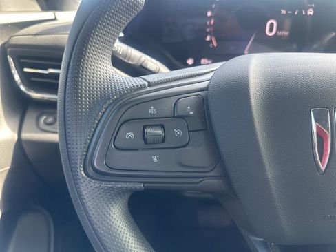 Used 2025 Buick Envista Preferred image 25