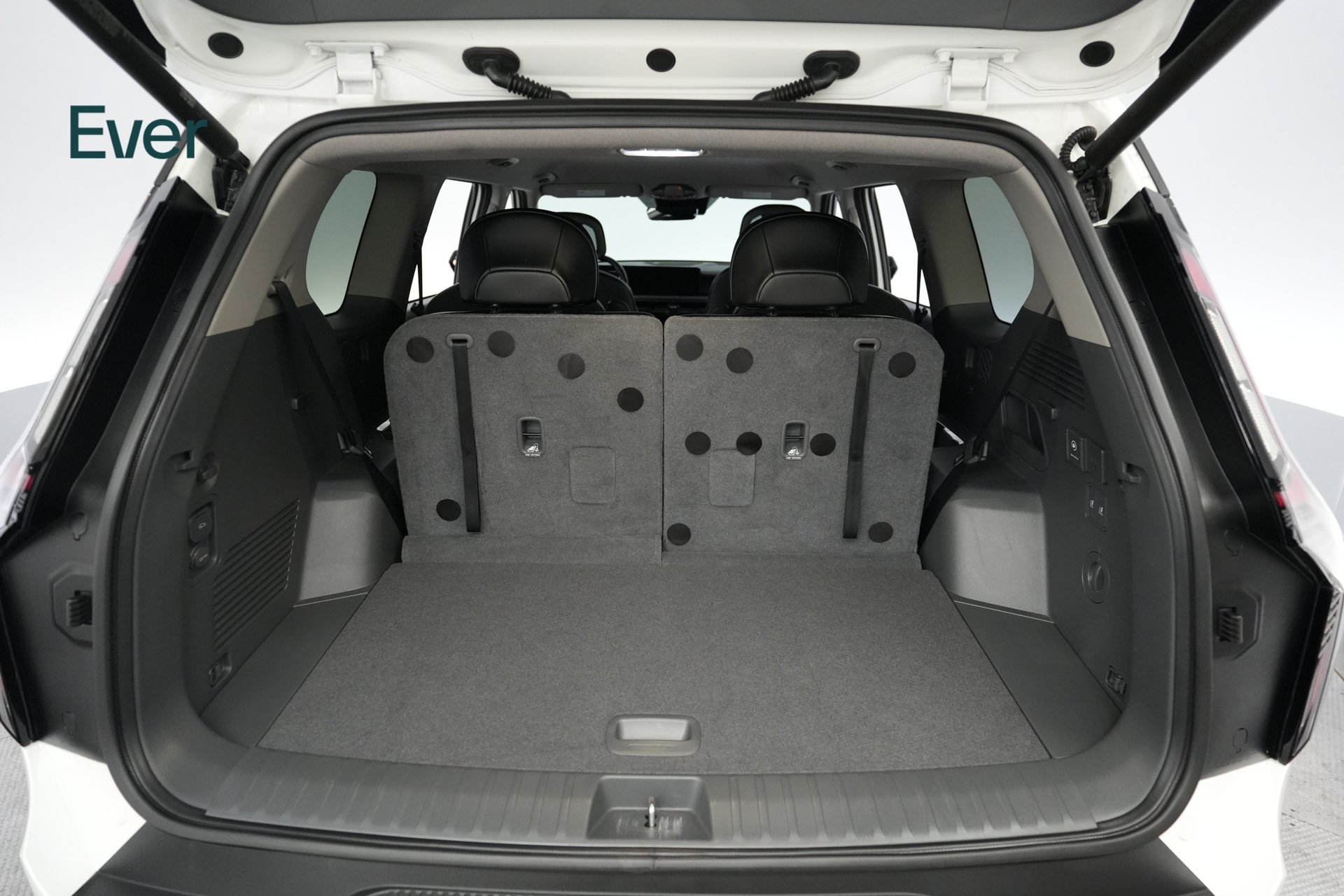 Used 2024 Kia EV9 Light Long Range RWD image 8