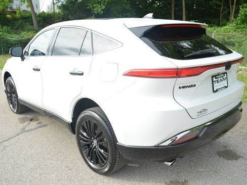 Used 2023 Toyota Venza Nightshade AWD/4WD image 7