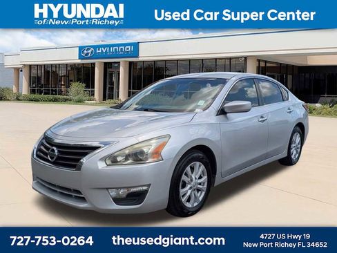 Used 2014 Nissan Altima 2.5 S w/ Sport Value Package FWD image 1