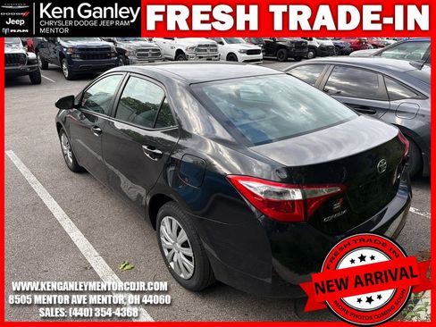 Used 2016 Toyota Corolla LE FWD image 8