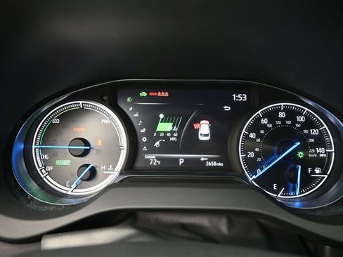 Used 2024 Toyota Venza XLE image 10