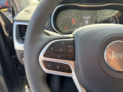 Used 2022 Jeep Cherokee Latitude image 23