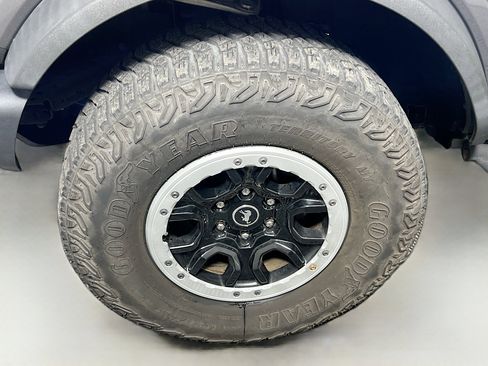 Used 2022 Ford Bronco Black Diamond w/ Sasquatch Package image 13