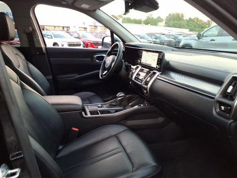 Used 2023 Kia Sorento S w/ Panoramic Sunroof Package FWD image 17