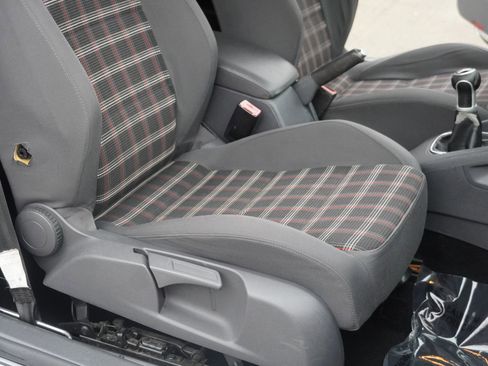 Used 2007 Volkswagen GTI 2.0T 2-Door image 28