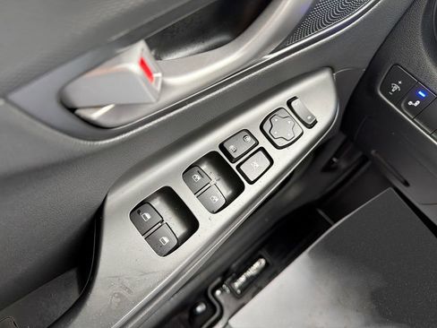 Used 2021 Hyundai Kona Limited w/ Cargo Package image 18